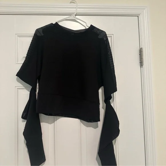 ALO Yoga Black Short Sleeve Cut Out T-Shirt - Picture 5 of 6